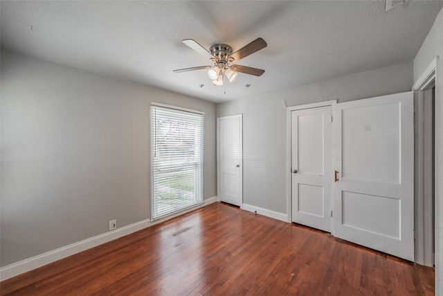 1102 W Russell Avenue, Carrollton, TX 75006