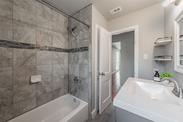 1102 W Russell Avenue, Carrollton, TX 75006