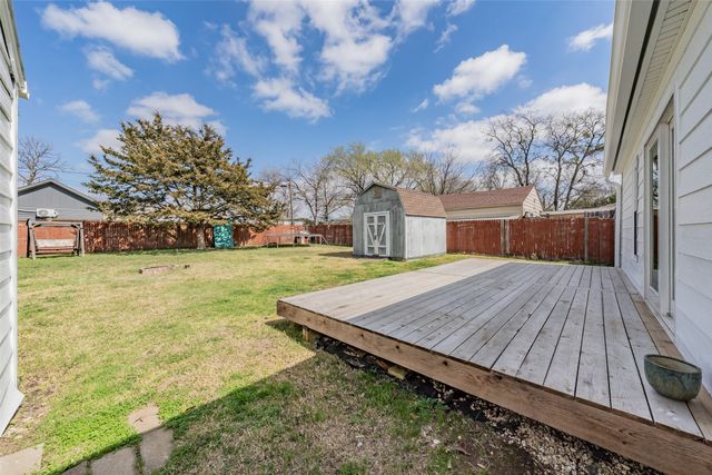 1102 W Russell Avenue, Carrollton, TX 75006