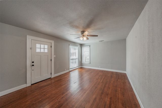 1102 W Russell Avenue, Carrollton, TX 75006