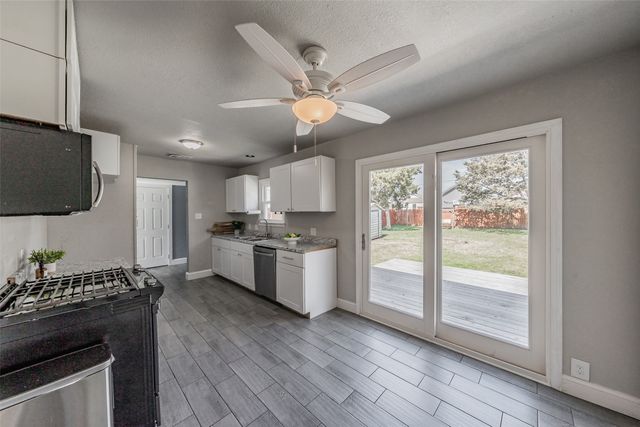 1102 W Russell Avenue, Carrollton, TX 75006