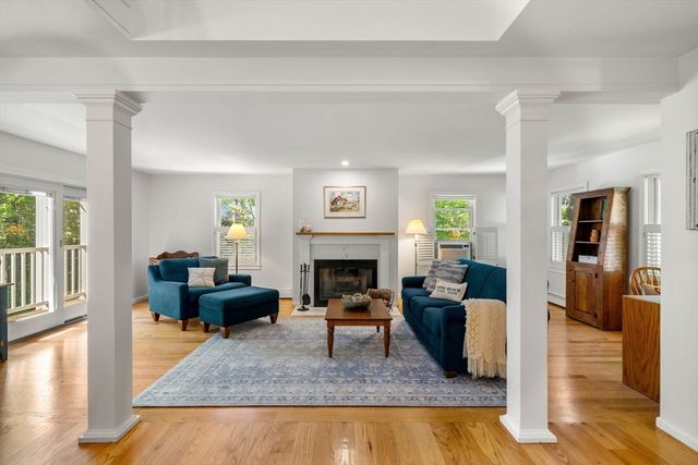 4 Deer Haven Rd, Beverly, MA 01915