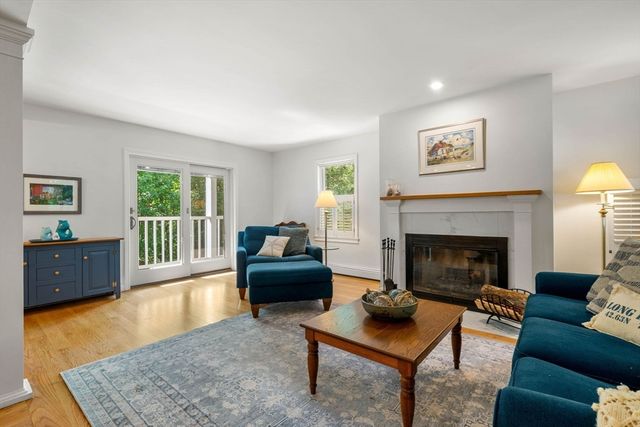 4 Deer Haven Rd, Beverly, MA 01915