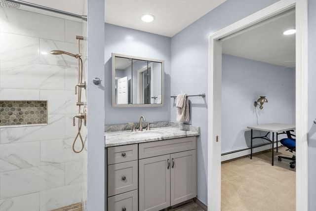 4 Deer Haven Rd, Beverly, MA 01915