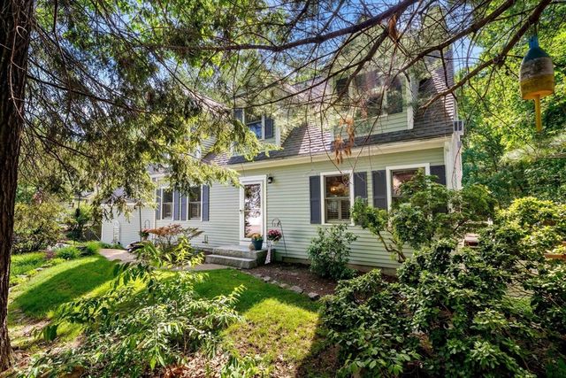 4 Deer Haven Rd, Beverly, MA 01915