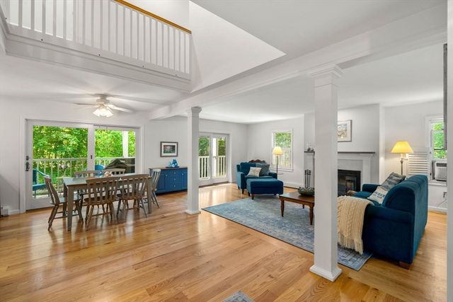 4 Deer Haven Rd, Beverly, MA 01915