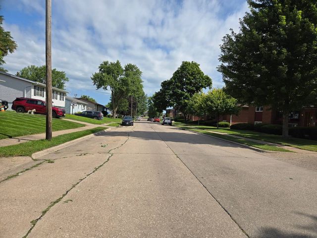 2308 Jebens Avenue, Davenport, IA 52804