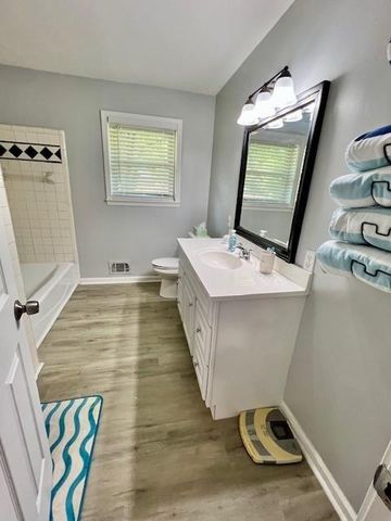 4 Crestwood Road, Cartersville, GA 30121