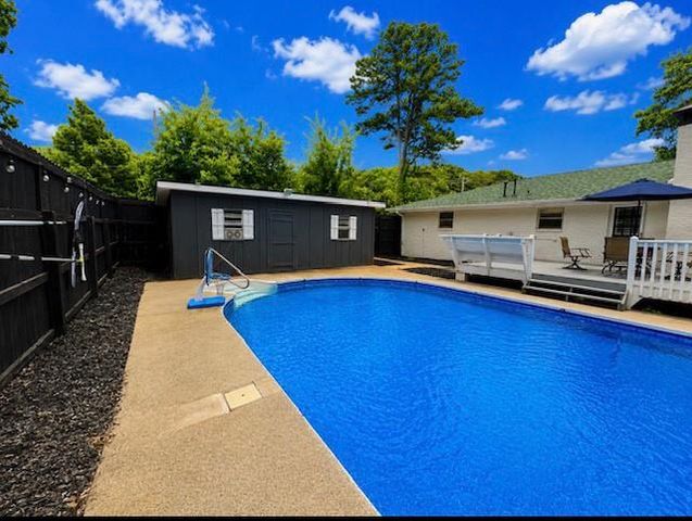 4 Crestwood Road, Cartersville, GA 30121