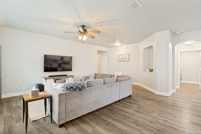 709 Brown Thrasher, San Antonio, TX 78253