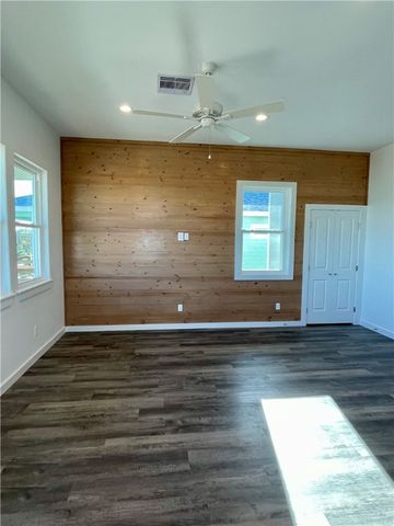 227 Port Mansfield St, Port Aransas, TX 78373