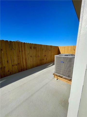 227 Port Mansfield St, Port Aransas, TX 78373