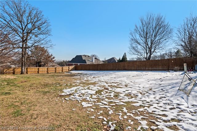 2307 Parkway Lane, Van Buren, AR 72956