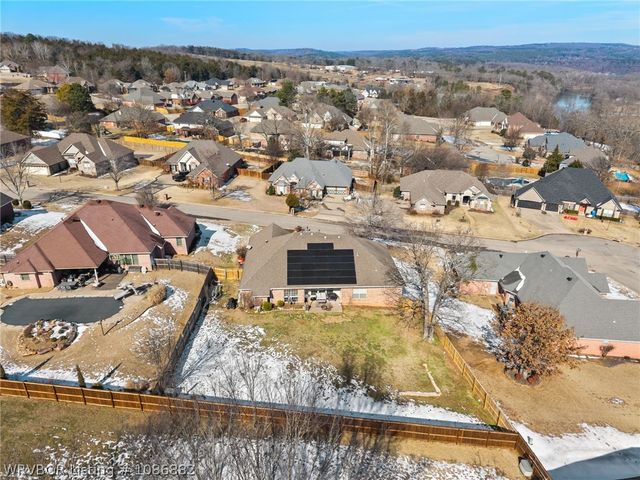 2307 Parkway Lane, Van Buren, AR 72956