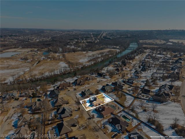 2307 Parkway Lane, Van Buren, AR 72956