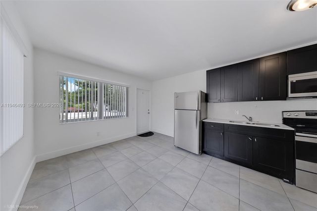 1145 NW 3rd St 7, Miami, FL 33128
