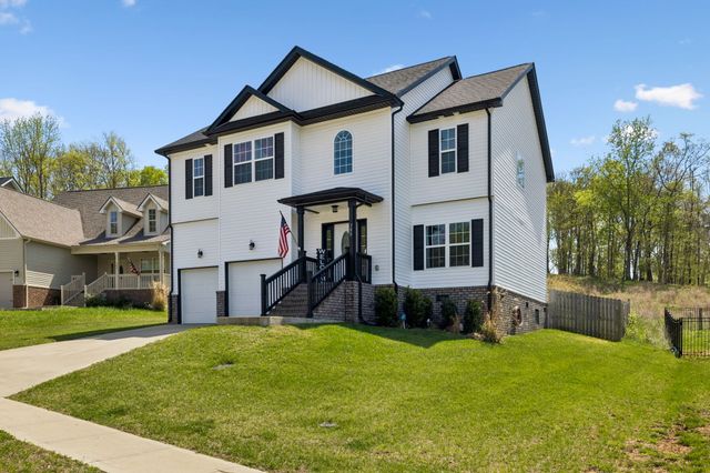 380 Barry Dr, Clarksville, TN 37040