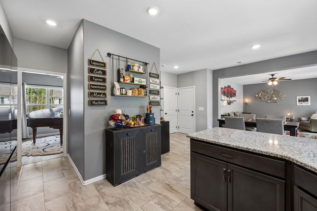 380 Barry Dr, Clarksville, TN 37040