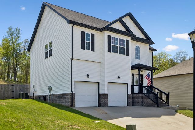 380 Barry Dr, Clarksville, TN 37040