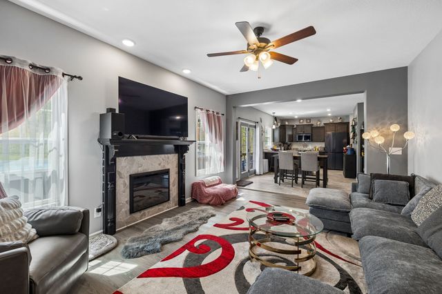 380 Barry Dr, Clarksville, TN 37040