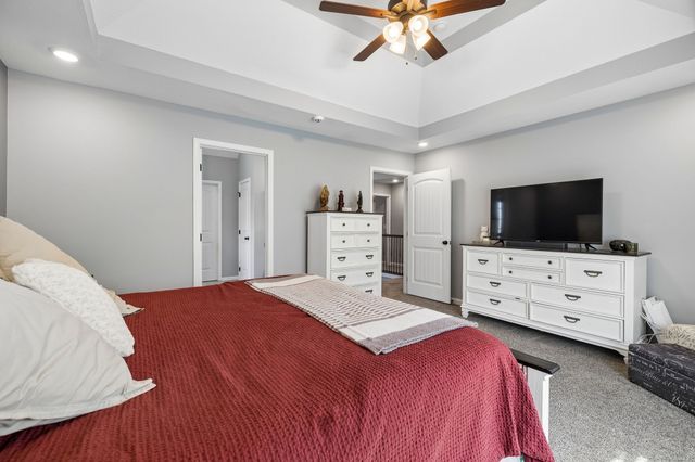 380 Barry Dr, Clarksville, TN 37040