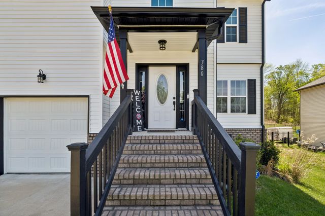 380 Barry Dr, Clarksville, TN 37040