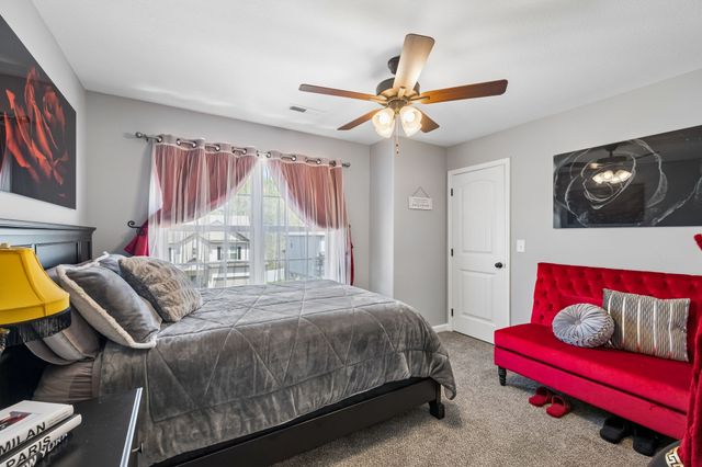 380 Barry Dr, Clarksville, TN 37040