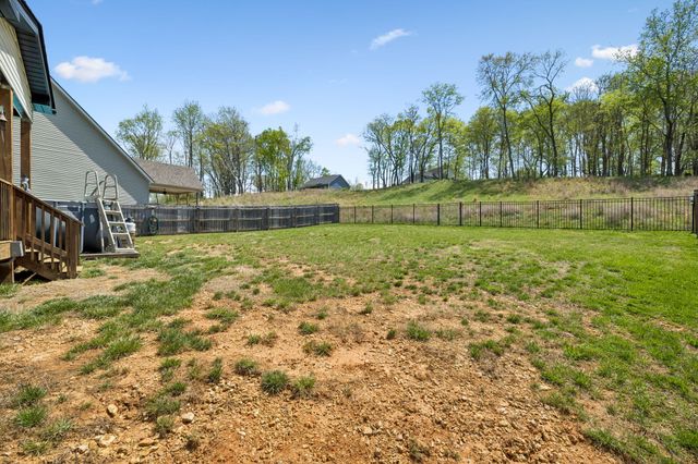 380 Barry Dr, Clarksville, TN 37040