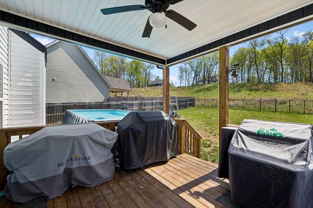 380 Barry Dr, Clarksville, TN 37040