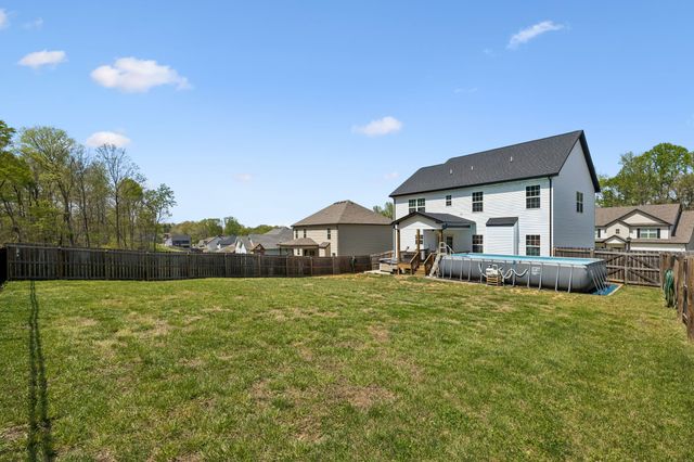 380 Barry Dr, Clarksville, TN 37040