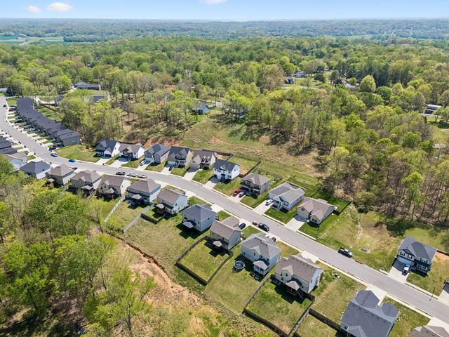 380 Barry Dr, Clarksville, TN 37040