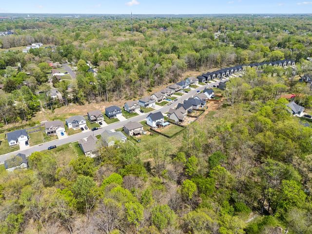380 Barry Dr, Clarksville, TN 37040