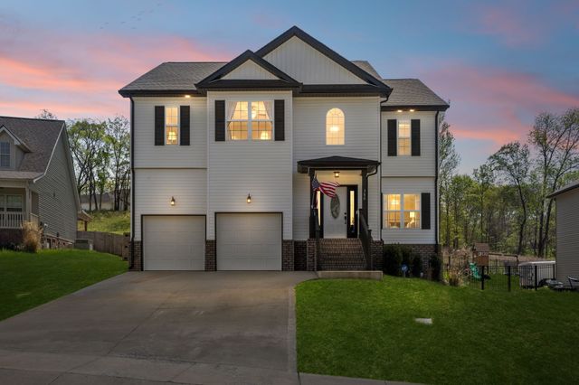 380 Barry Dr, Clarksville, TN 37040