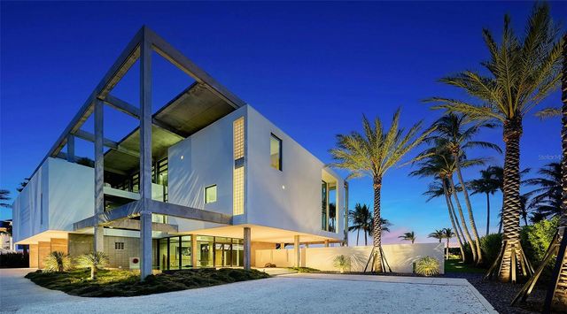 8250 SANDERLING ROAD, Sarasota, FL 34242