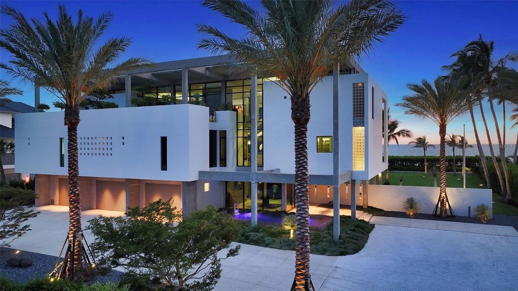 8250 SANDERLING ROAD, Sarasota, FL 34242