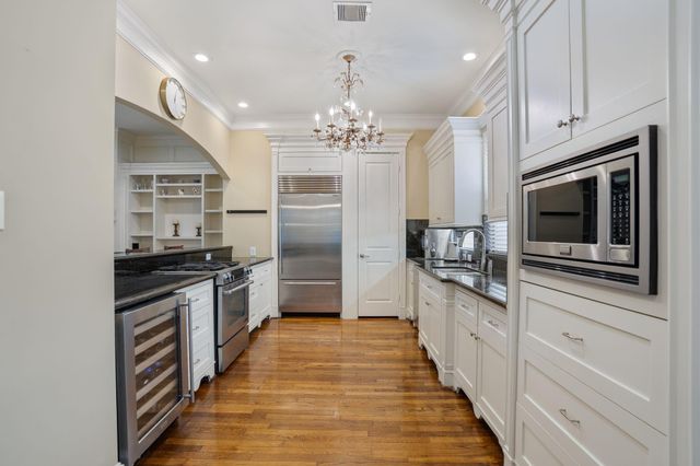 2502 Lawrence Street, Houston, TX 77008