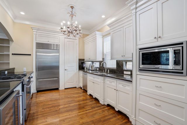 2502 Lawrence Street, Houston, TX 77008