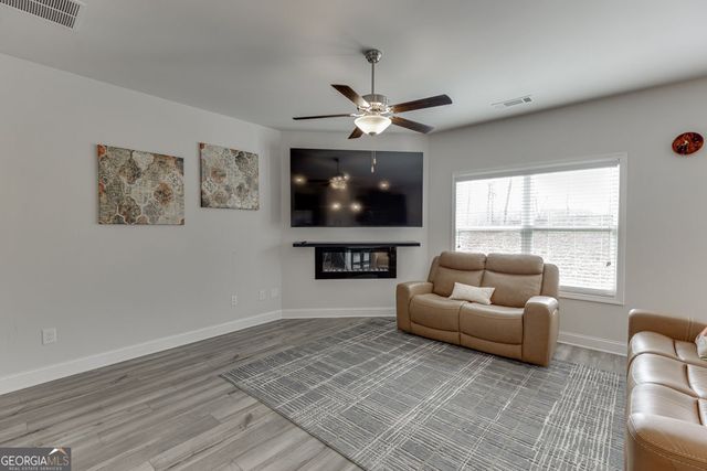 47 Station Overlook Drive, Auburn, GA 30011