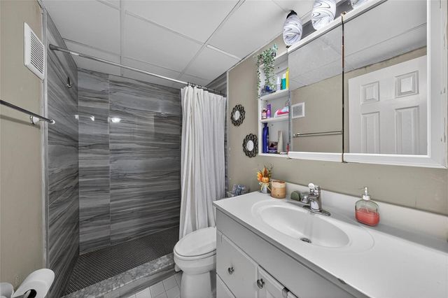 2901 NW 47th Terrace 245A, Lauderdale Lakes, FL 33313