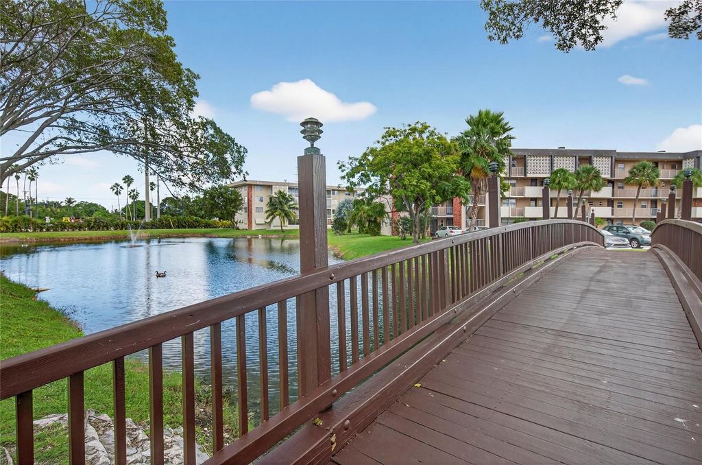 2901 NW 47th Terrace 245A, Lauderdale Lakes, FL 33313