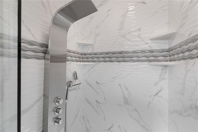 8465 Ottawa Street, De Soto, KS 66018