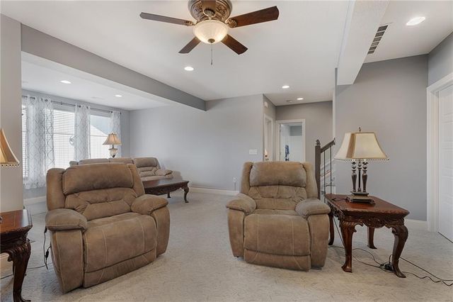 8465 Ottawa Street, De Soto, KS 66018