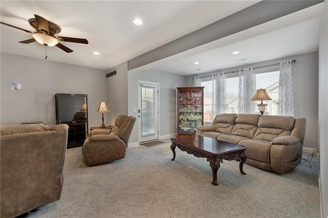 8465 Ottawa Street, De Soto, KS 66018