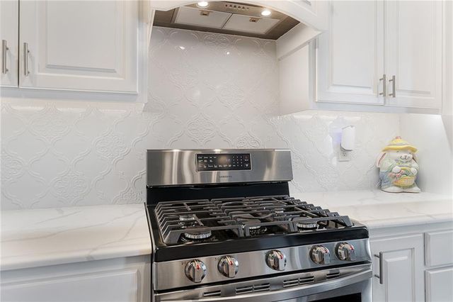 8465 Ottawa Street, De Soto, KS 66018