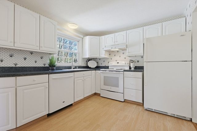 49 Granite St, Holliston, MA 01746