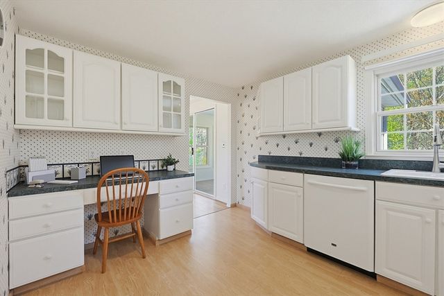 49 Granite St, Holliston, MA 01746