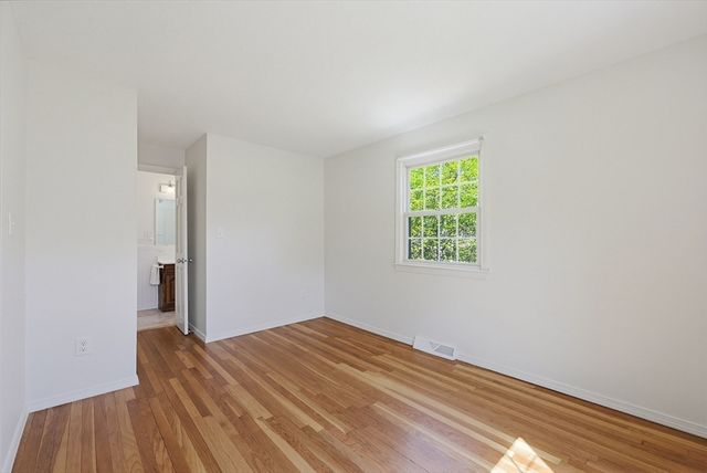 49 Granite St, Holliston, MA 01746