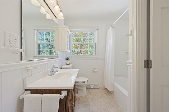 49 Granite St, Holliston, MA 01746