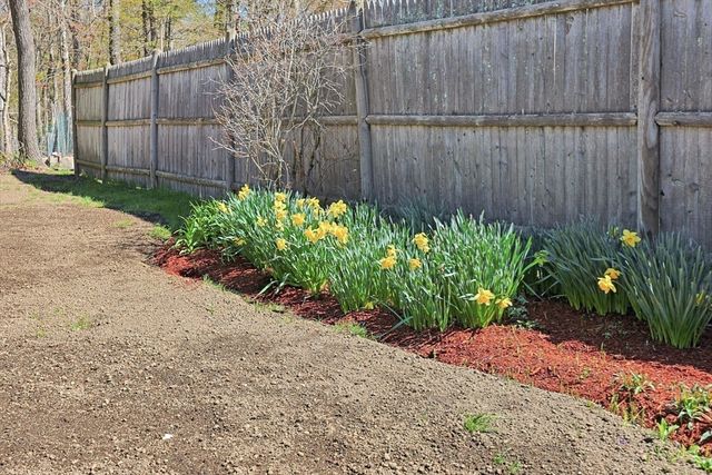 49 Granite St, Holliston, MA 01746