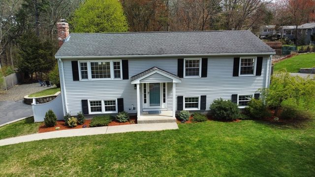 49 Granite St, Holliston, MA 01746